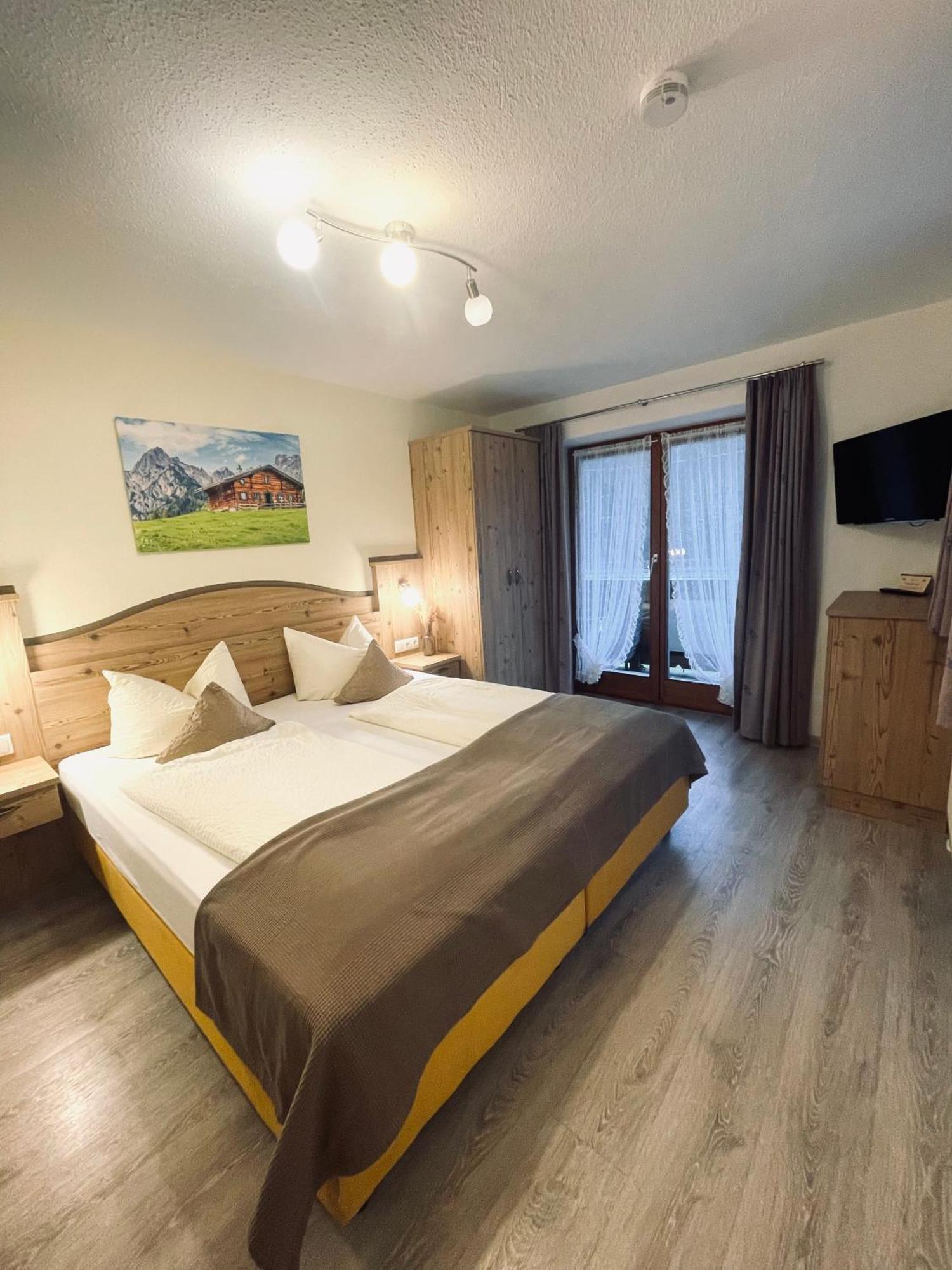 Gaestehaus Achental เบิร์ชเทสกาเดน ภายนอก รูปภาพ