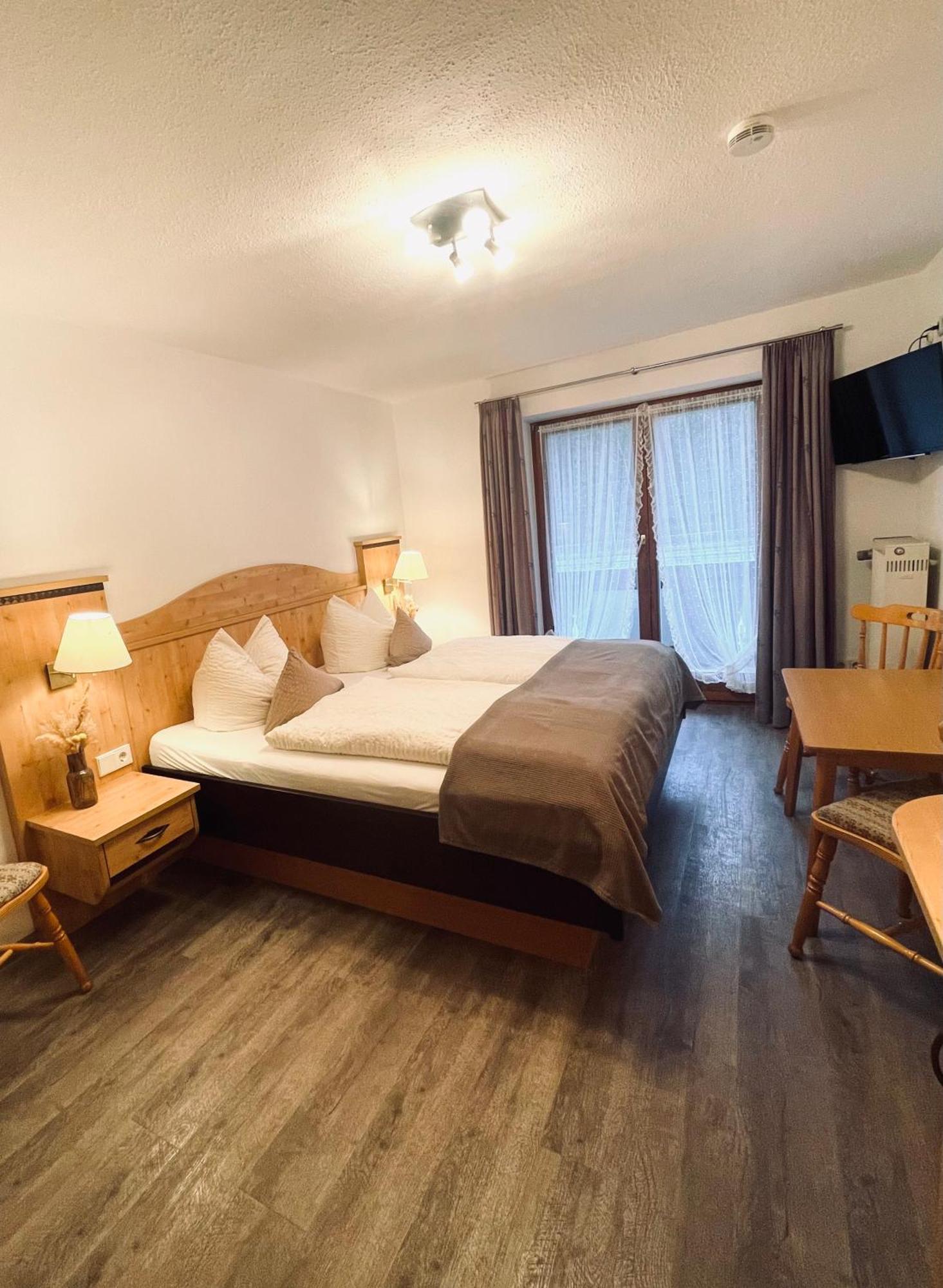 Gaestehaus Achental เบิร์ชเทสกาเดน ภายนอก รูปภาพ